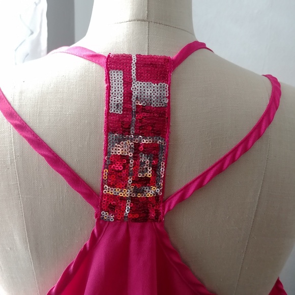 💙Hot pink sequin back tank - Picture 2 of 4